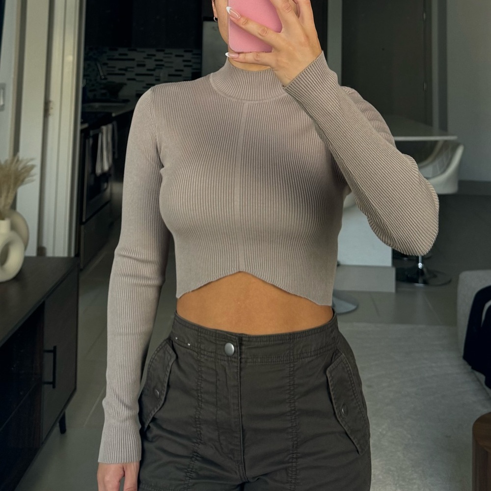 Garage Tan Long Sleeve Ribbed Cropped Top - Size Medium
